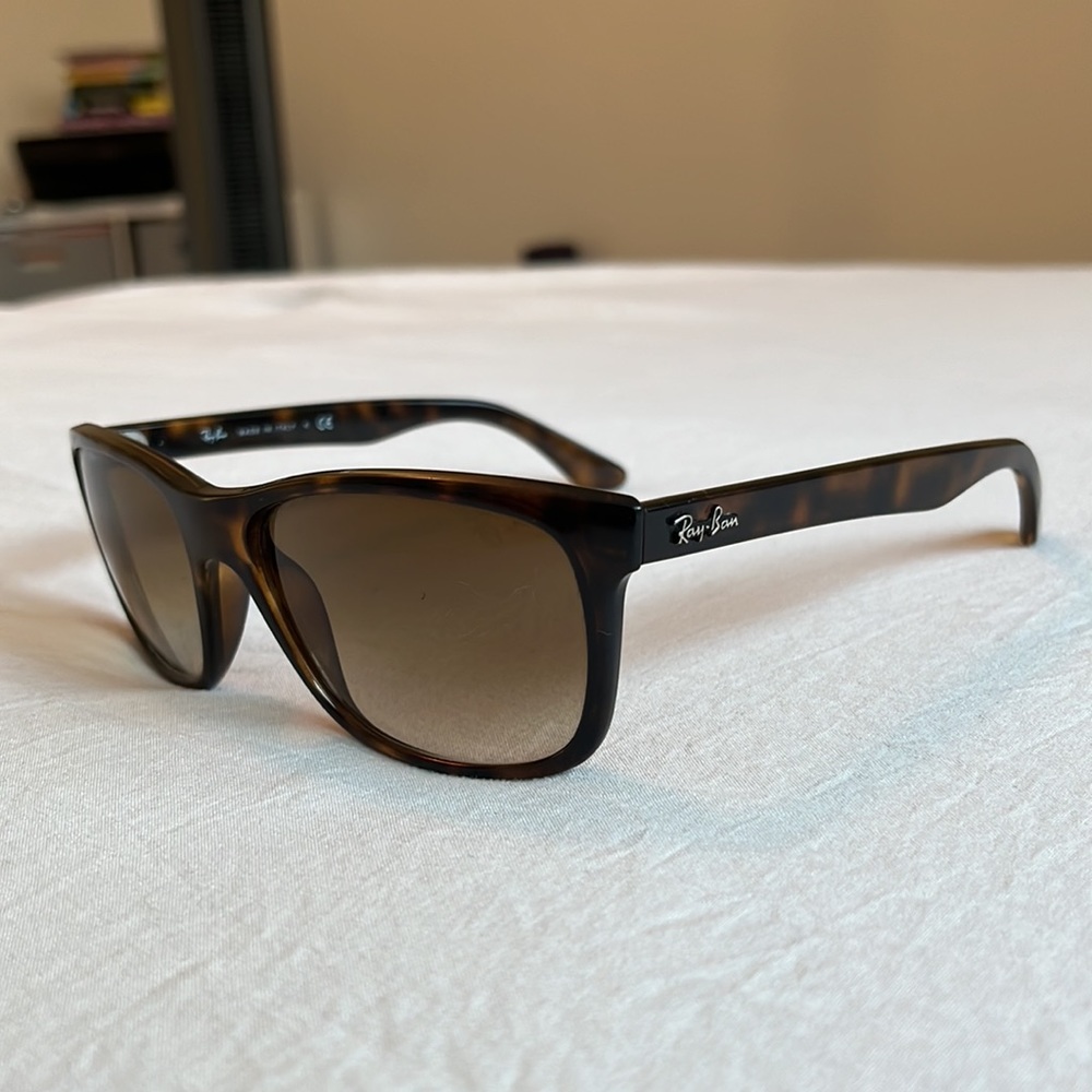 Tortoise Ray Ban Sunglasses (RB4184)